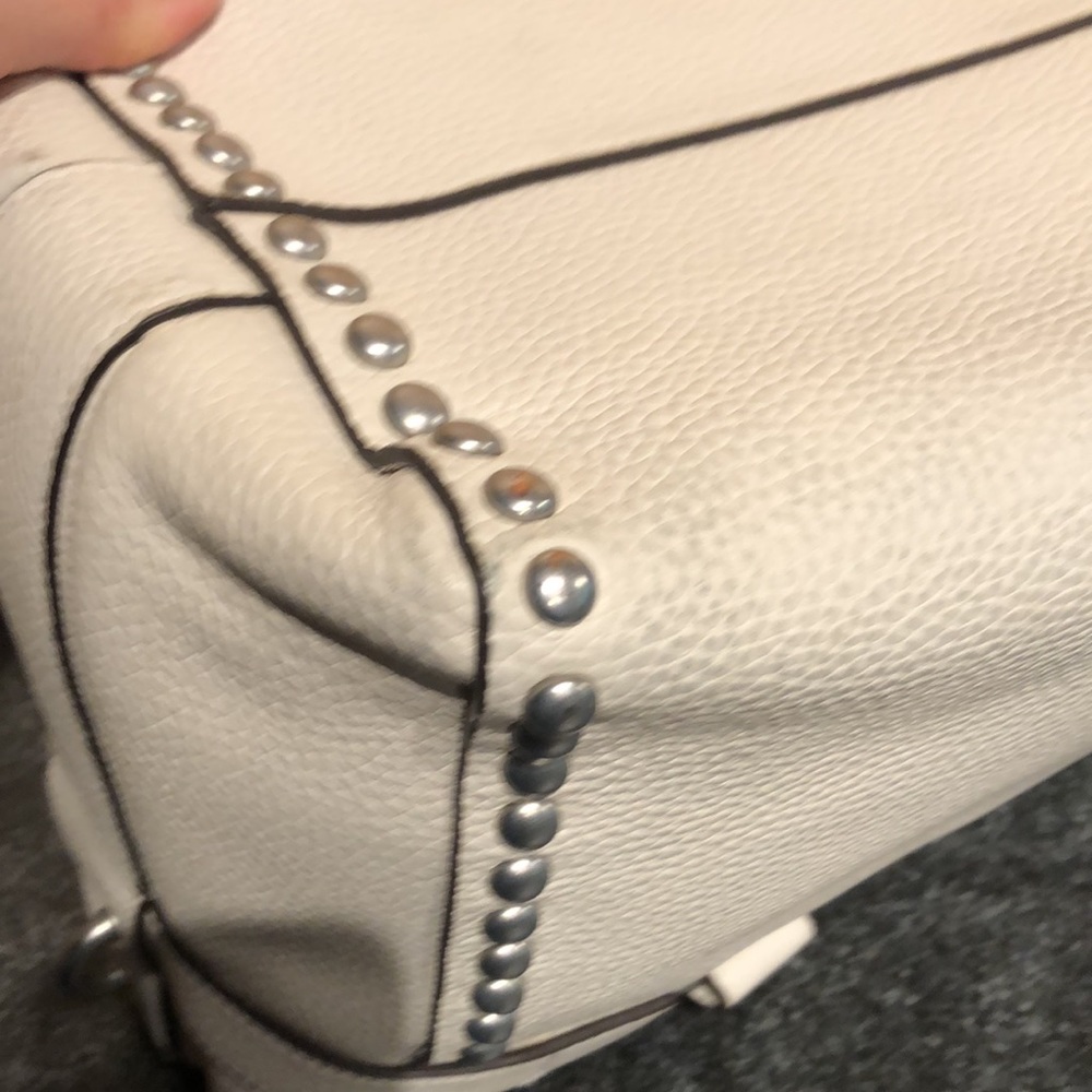🛑NO TOUCHY! TRADED! 🛑Coach Studded Rivet Swagger!! - Picture 6 of 15